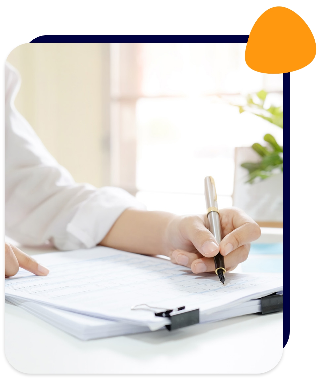 une cnsultante en train de réaliser un audit RH